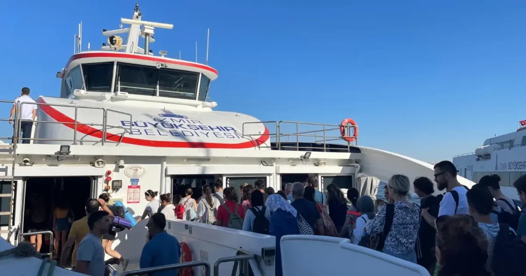 İZDENİZ’in yaz seferlerine ilgi arttı